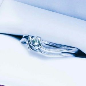 Diamond swirl engagement/ wedding band set